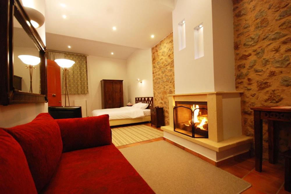 Hotel Parnassos Arachova Rum bild