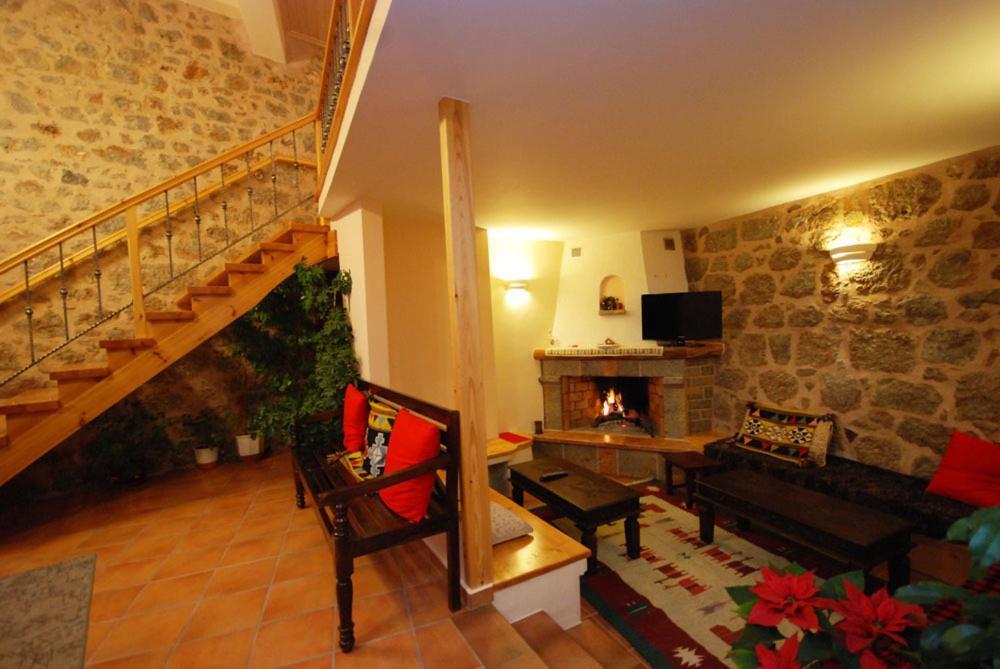 Hotel Parnassos Arachova Exteriör bild
