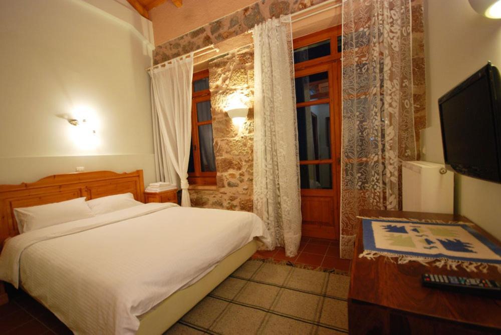 Hotel Parnassos Arachova Exteriör bild