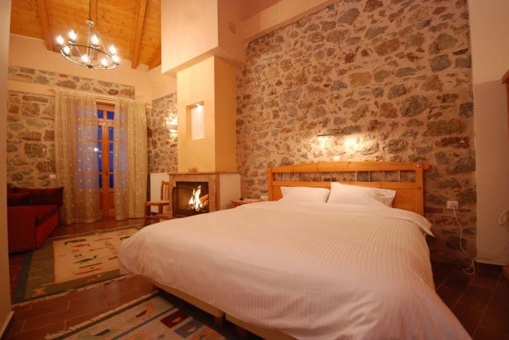 Hotel Parnassos Arachova Exteriör bild