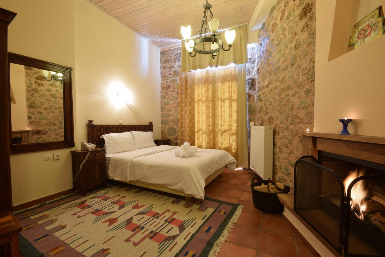 Hotel Parnassos Arachova Exteriör bild