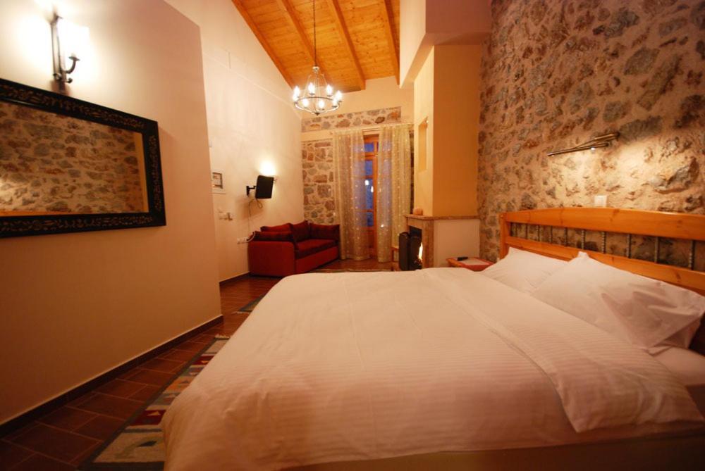 Hotel Parnassos Arachova Exteriör bild
